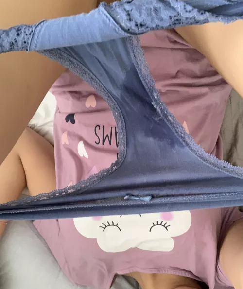 Scrolling through NSFW Reddit be like: by Cinnamon_Crybaby