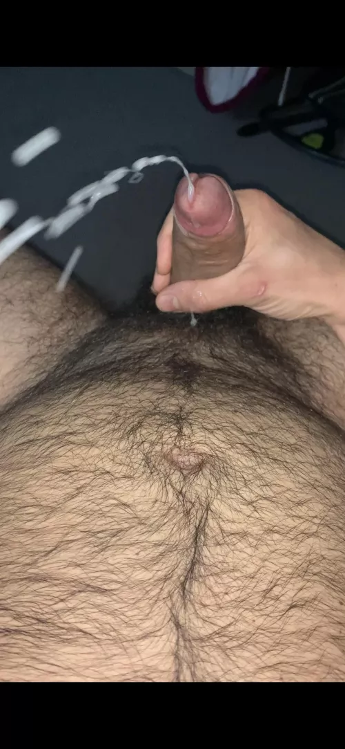 Scrolling through Reddit like… by buckson4