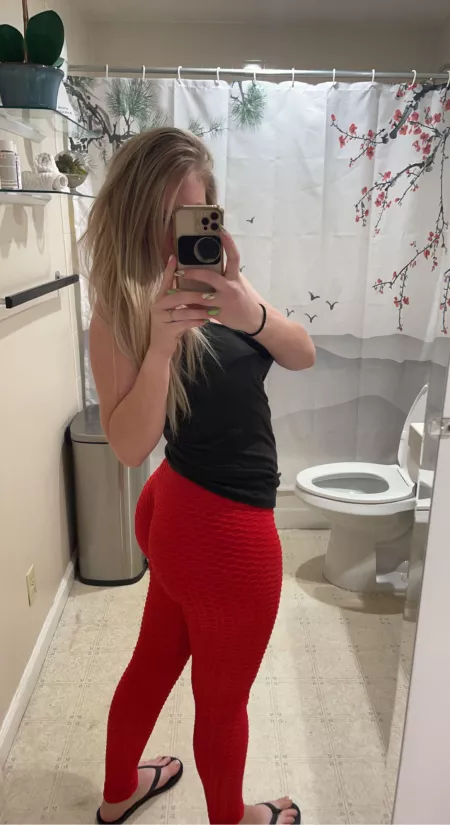 Searching for a BBC for a threesome w/ my bf and I. DM me by NVLooking4Something