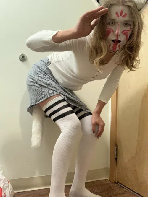 Searching for more clothes that match my plug :3 by AvaEvoltra