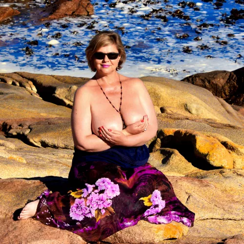 Seaside Saturday. by NonnieNautskie