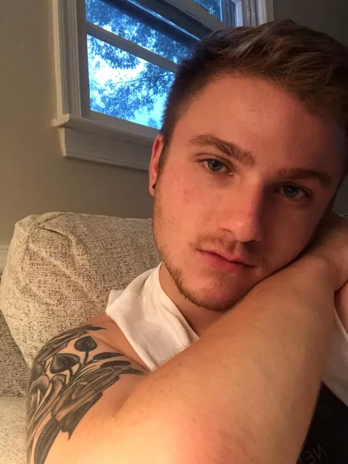 Second post in one day?? 🏳️‍🌈 by DKEO1889