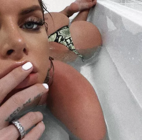 Seductive by littlelauren503