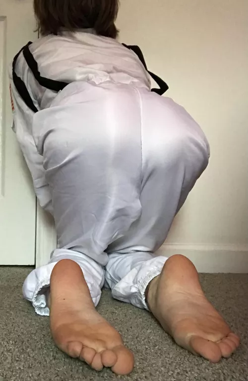 see anything you like? by uwuonmain69