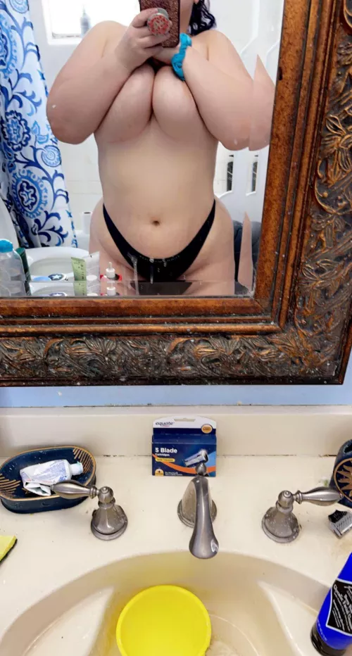 Seeing all of these cocks throb for me makes me so wet by Wiltedwinterblossom