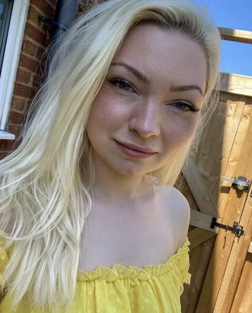 Seeing this picture makes me miss summer time! by scarl3ttbaby