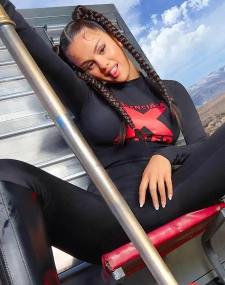 Selena Gomez 🤤 by PossessionJazzlike