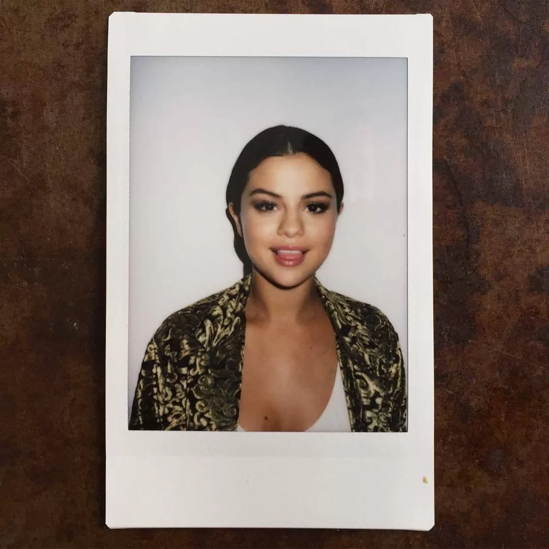 Selena Gomez [Polaroid Friday] posted by Kikins26