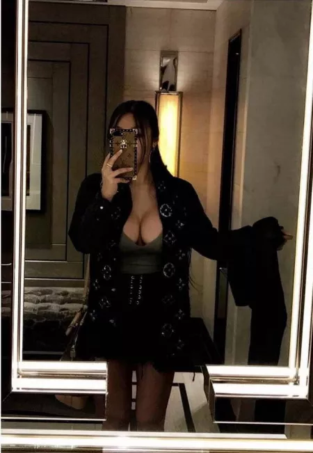 (self) cleavage by vicky_banh