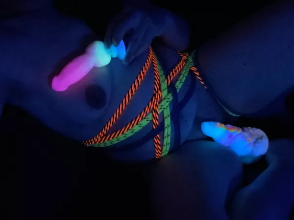 Self tie and playing with some UV toys. So much fun! by Satanur1