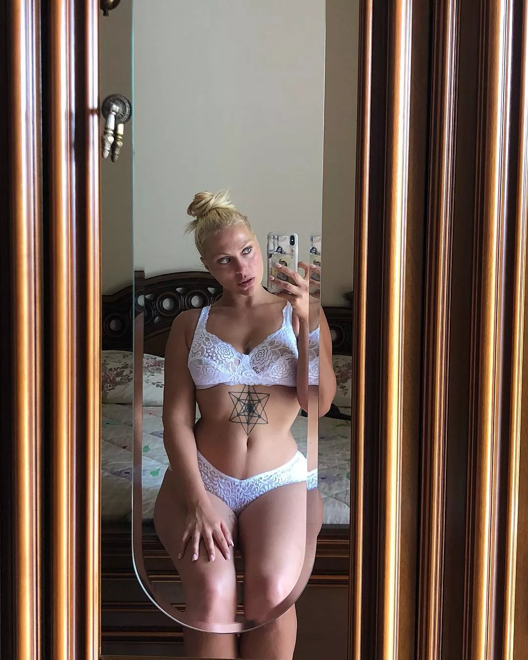 Selfie. posted by MoreBumblebee0