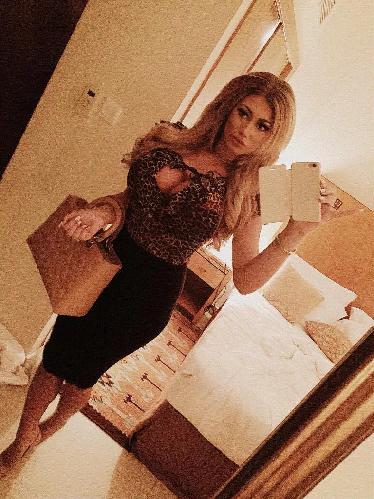 Selfie posted by NeedMoarBoobs