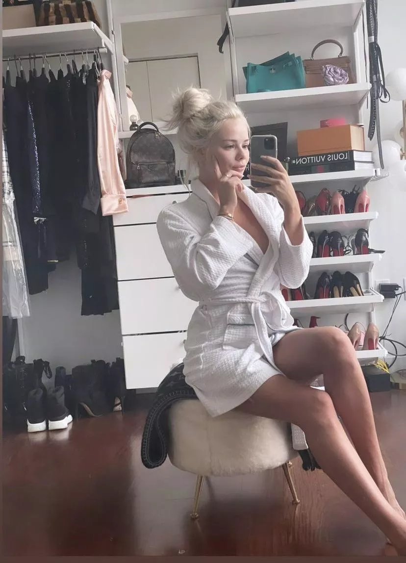 Selfie posted by Psychological-Rub919