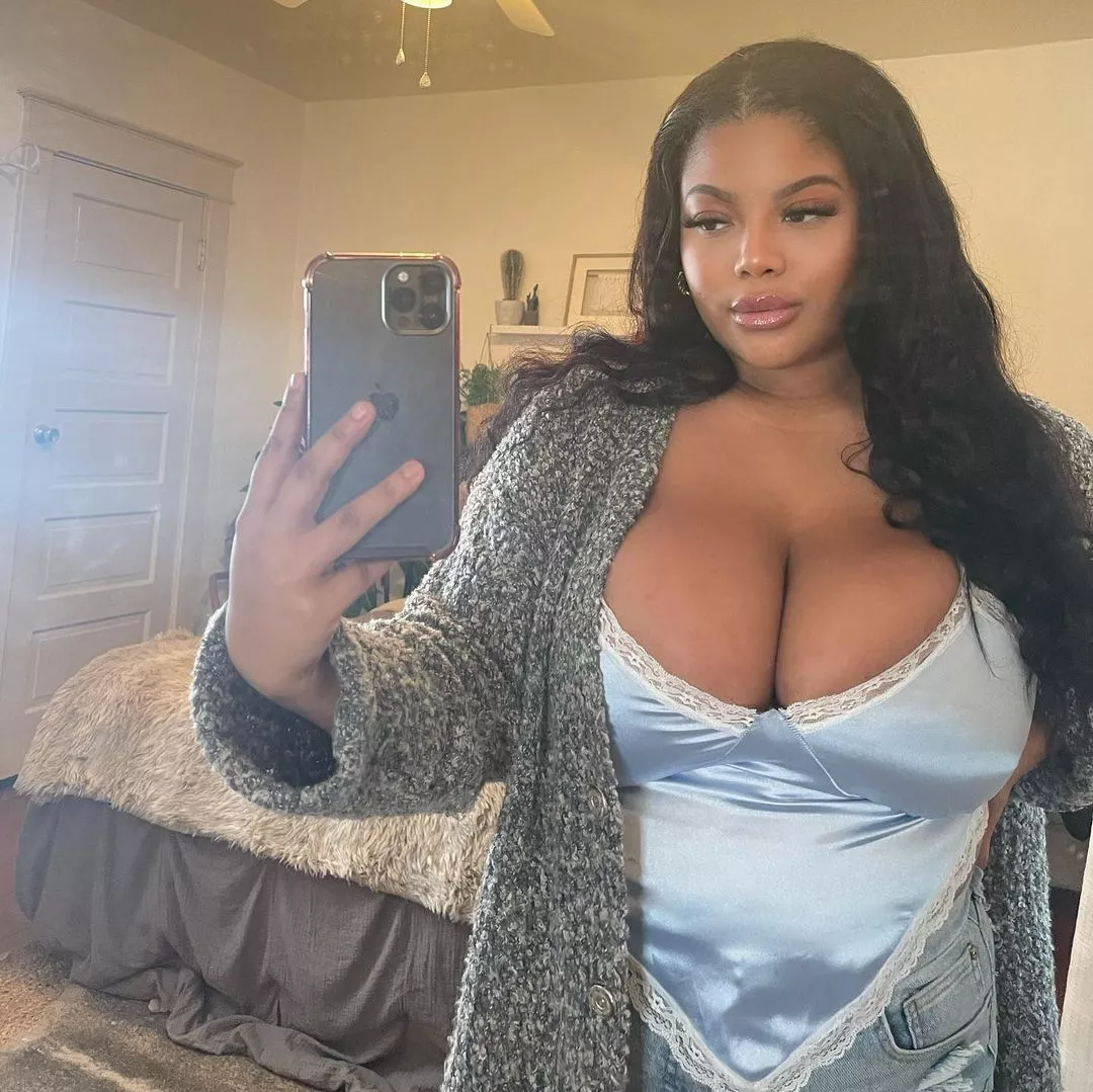 Selfie in silk posted by FizzyOrangeJuice