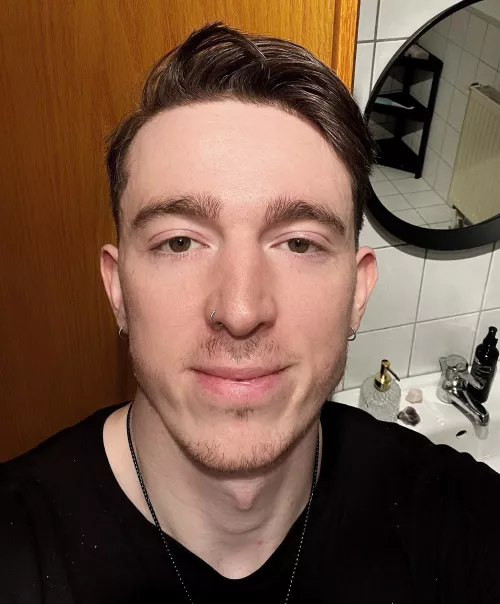 Selfie Time🙈💪🏻 by TheColdOnes