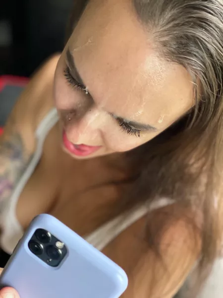 Selfie time! 🤳 by [deleted]