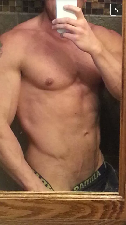 Selfie-sh pleasures posted by LittleandBigV