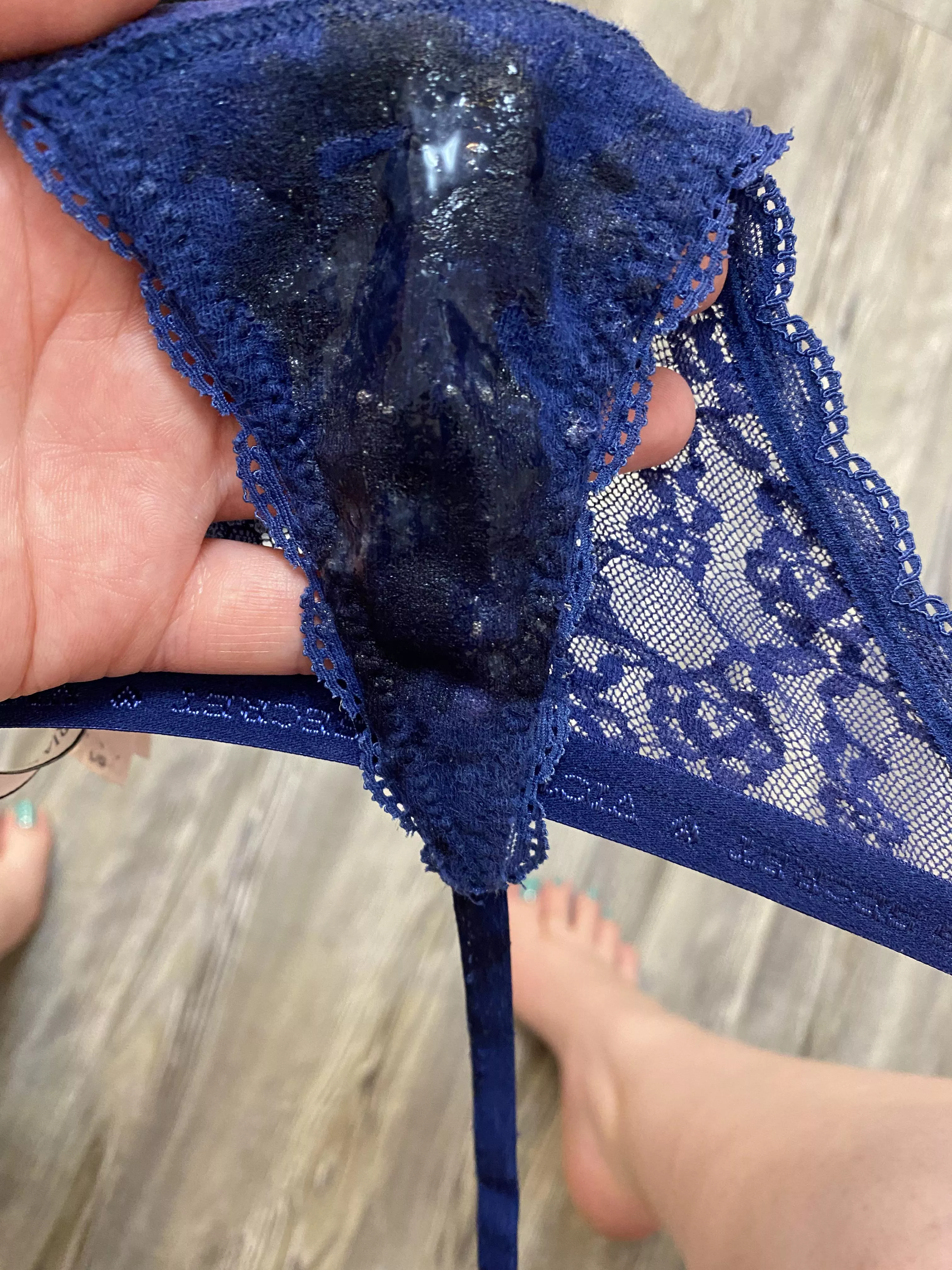 [Selling] $40 panties 💙 naughty pics 💙 self play session💙discreet shipping 💙 add ons available💙 fetish friendly💙 Kik- RoxxxyBellerose posted by rxy_bellerose