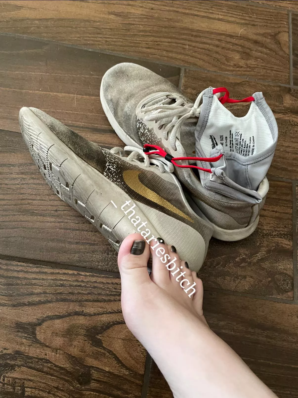 [selling] a reusable milwaukee mask stained with the smell of my super [stinky feet]!! i blew my nose in it as well, so don’t miss out on this special offer. dm or kik @ thatariesbitch for more details 😘 [US] & [Canada] shipping only - subs pay  posted by _thatariesbitch