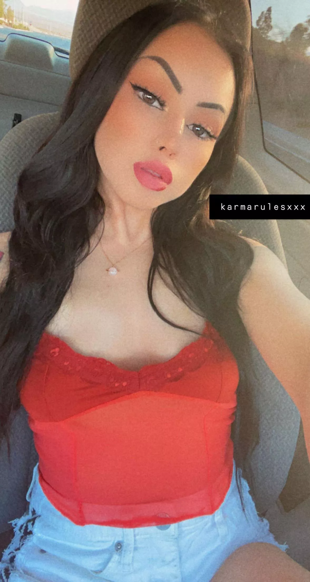 [selling] [domme] [findom] Follow my lips as I humiliate you into the juiciest release out of pure desperation a dirty pig like you had in a lifetime ✨👄 posted by karmarulesxxx