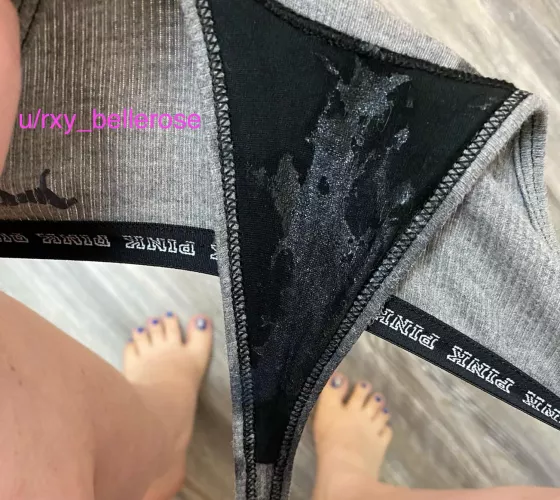 [Selling] finally Friday!! ⭐️ busy mom here ready make those panties smelling good and wet for you! 💦💦 kik- RoxxxyBellerose by rxy_bellerose