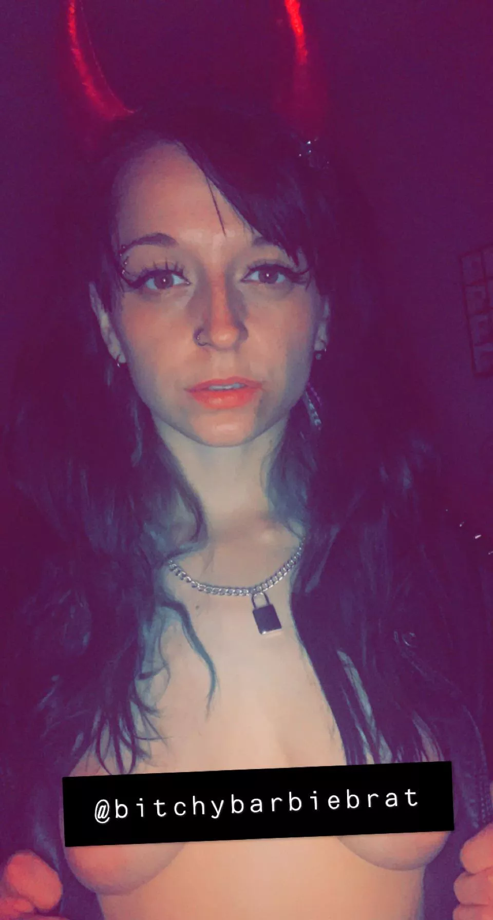 [selling] Halloween discounts for spoooy season with limited spots! Offering sexting, custom and premade content, gfe, sex tapes, blowjobs, cockrates , and much more. Like tattoos? Drool? Cosplay? Kinky stuff? Then Cum play with me today big boy 😉🥵 posted by BitchyBarbieBrat