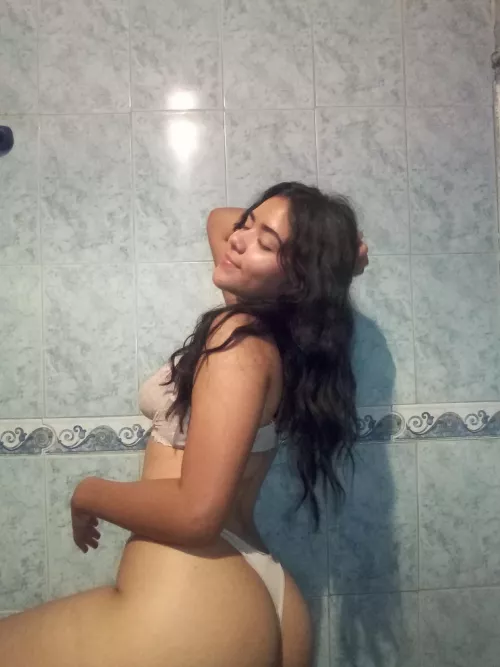 [Selling] I'm available, horny and ready to please you😈❤️👣I offer vids, pics, cam, sexting, kinks and fetish made exactly to your request☺️Open mind and fetish friendly. Kik me: bella_ hot4 😋 by Bella_hot4