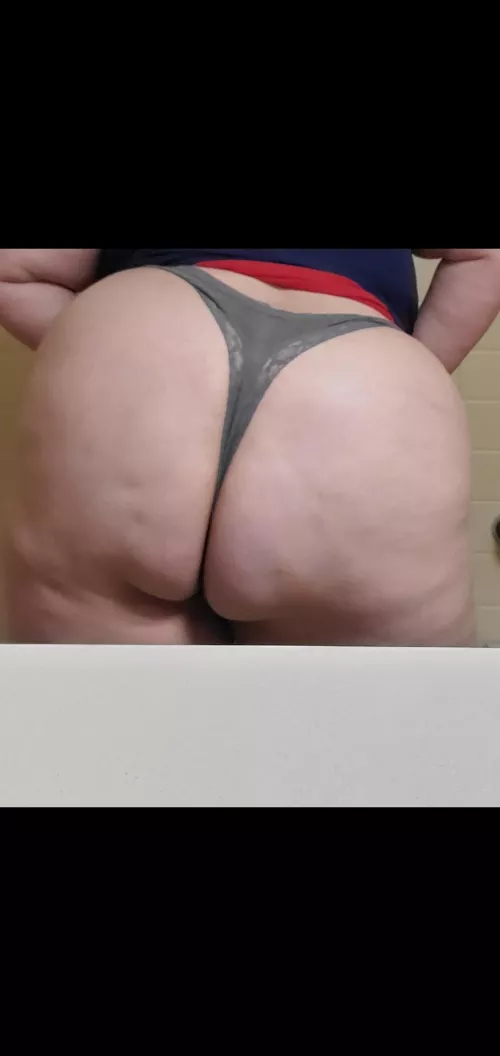 [Selling] is it your birthday? Cause this cake is for you 😘open to kinks and addons. ❤5 star reddit seller❤ dm for my panty drawer! Kik/telegram bbwkourtnee by kourtnee24