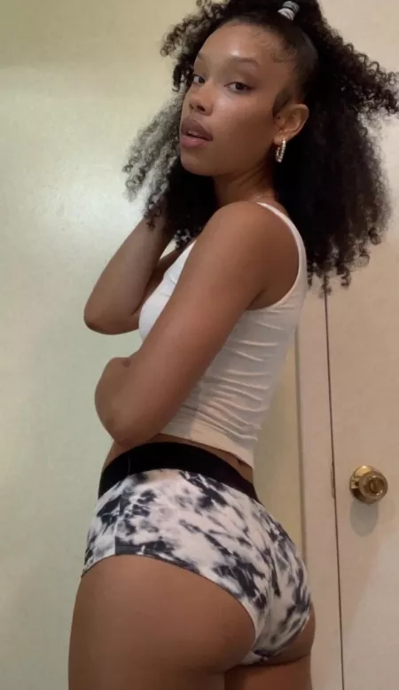 [Selling] Let me take care u 👅😏 sexting, tapes, pics, vids, panties HIT ME UP FOR MORE INFO KIK: ninithebrat by goddessnini_