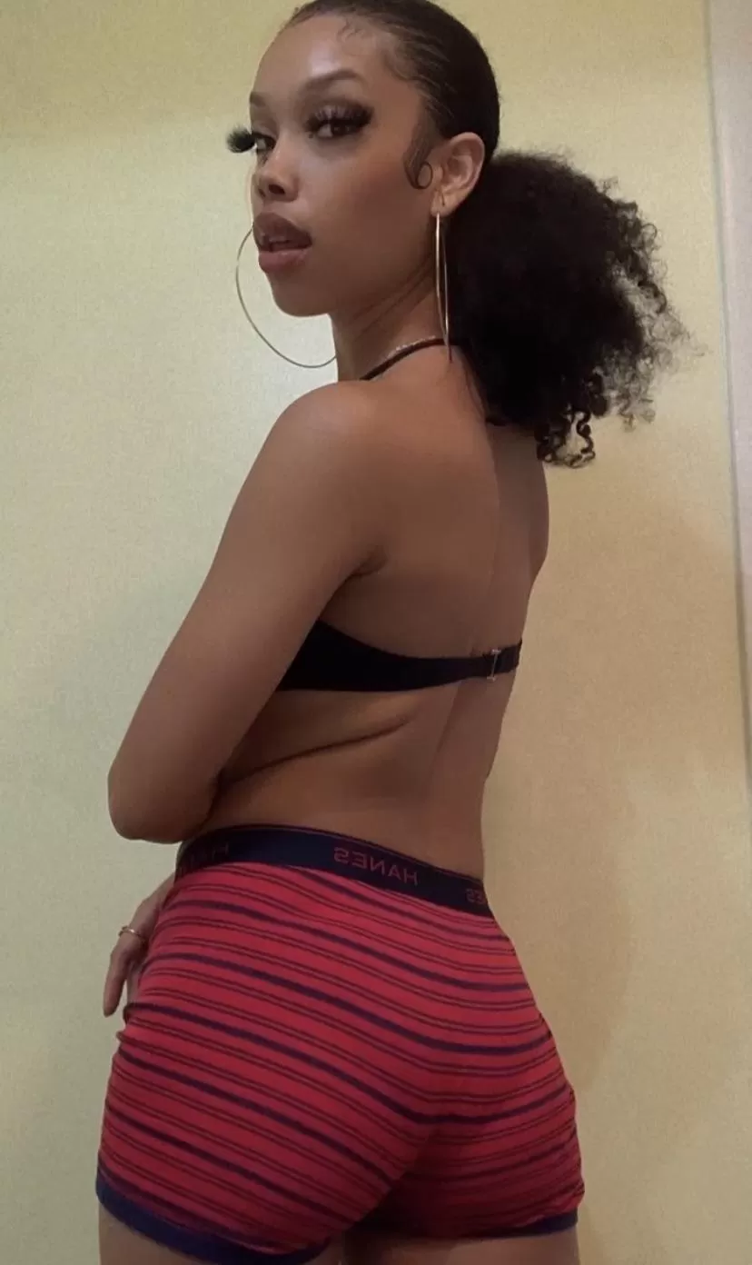 [Selling] let me take care you💦😋 20 yr old little freak just for you 😉 sexting, tapes, pics, vids, panties HIT ME UP FOR MORE INFO KIK: ninithebrat posted by goddessnini_
