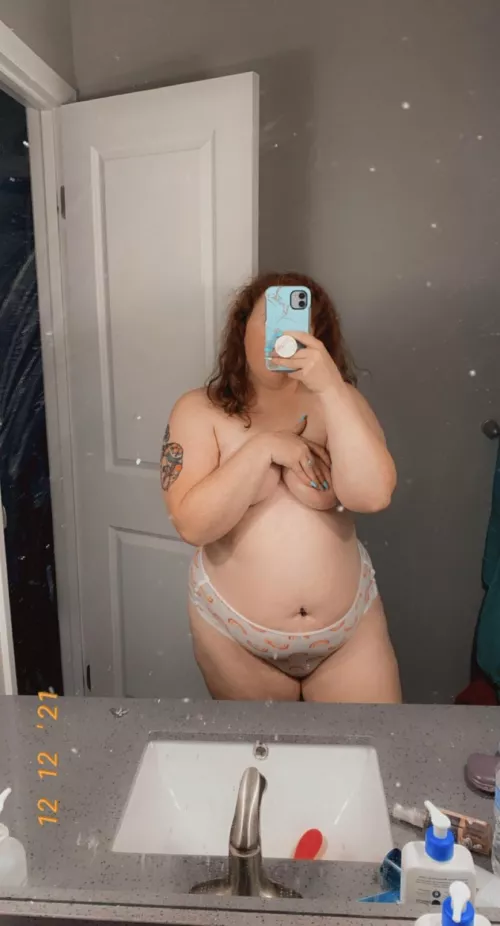 [SELLING] thicker than a snicker❤️ pics, vids, sexting, GFE, dropbox(3,300 items), panties, premium, OF KlK: ctrlr / SC: bunnybabesred by RedHeadedBunnyBabe