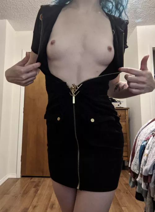 [selling] topless detailed cock [rate]s 🔥 video-heavy sexting sessions 🔥 provided on [Kik]/telegram by Barbarellababe420