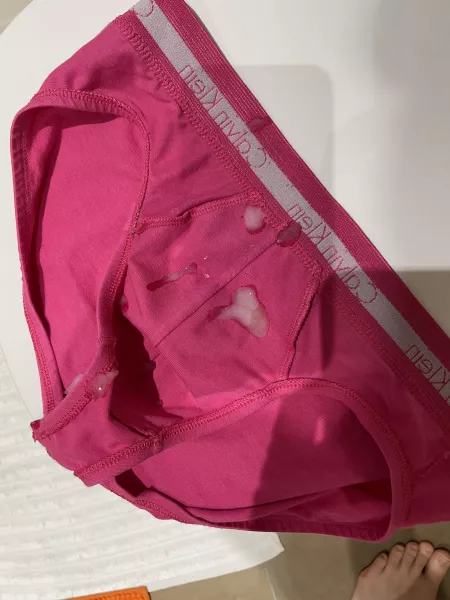 [selling] [uk] [£40] Newest pair available for purchase. Can make a video for you to go along with it. Discreet packaging. Can post worldwide. Dm me if interested. 😊 by bj-332