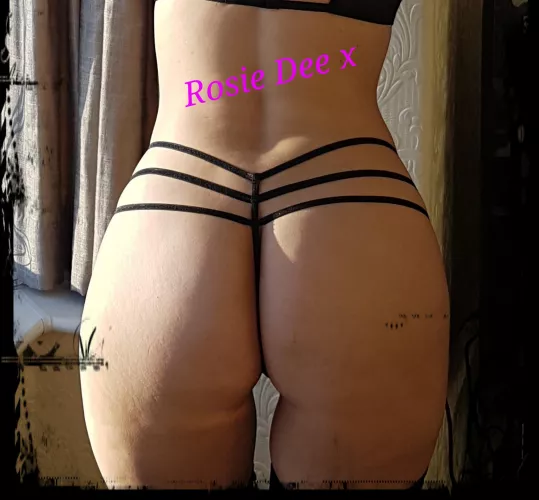 [Selling] UK Verified Hot 🔥 Seller. I sell Panties, Pics, Vids, Cam, Sexting, Vials, Footwear, Socks, Stockings, Used condoms, Pee, Scat and more. Drop me a message to enquire. Here or on kik @indigo_37 by Rosie342