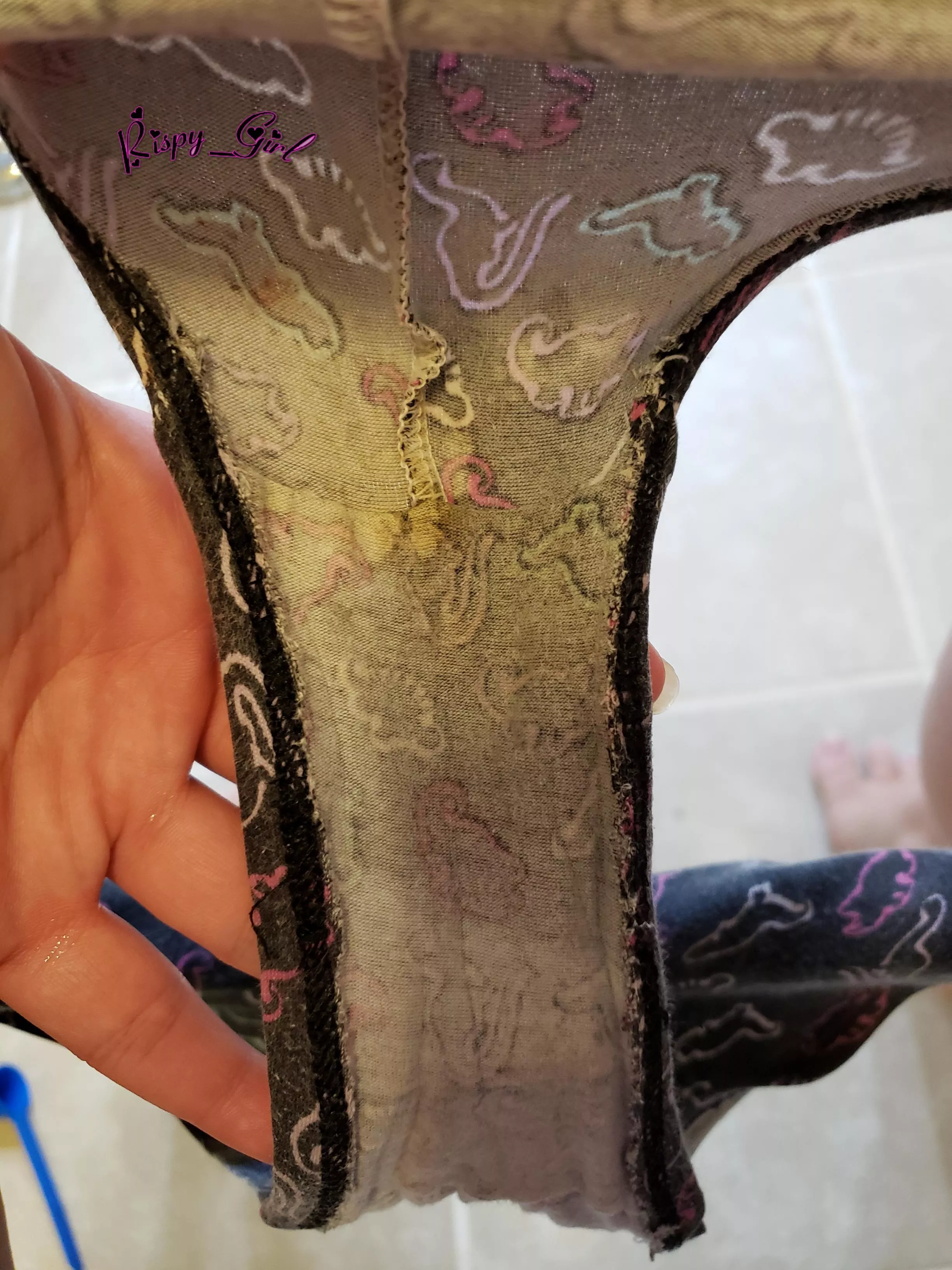 [Selling] [US] I just accidentally squirted in my cute dino panties and it smells so good I want to share. posted by Rispy_Girl