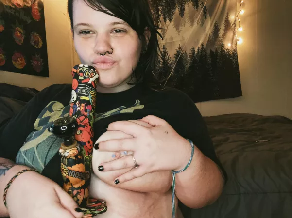 [Selling] Verified ❤️ 19❤️BBW❤️ Stoner ❤️Customs❤️GFE❤️Sexting❤️Premades❤️Free Tracking info ❤️ Fetish Friendly ❤️ Panties and socks ❤️(kik):lilraccoongirl666 or (telegram):lilraccoongirl666 • by lilraccoongirl