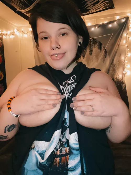 [Selling] Verified 🌸20🌸BBW🌸Customs🌸GFE🌸Sexting🌸Premades🌸Fetish Friendly 🌸Panties and socks 🌸Ask about my menu!❤️(KIK):lilraccoongirl666 or (telegram):lilraccoongirl666 • by lilraccoongirl