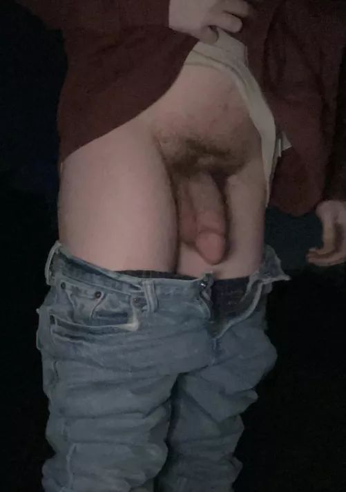 send sum to make it stand up. girls much appreciated by kafkalite