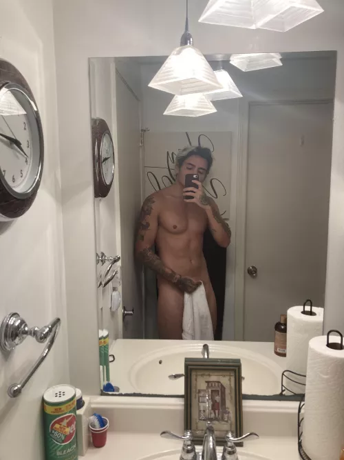Sending full body nudes to everyone that upvotes this 💦⬆️ by DaddysNSFW