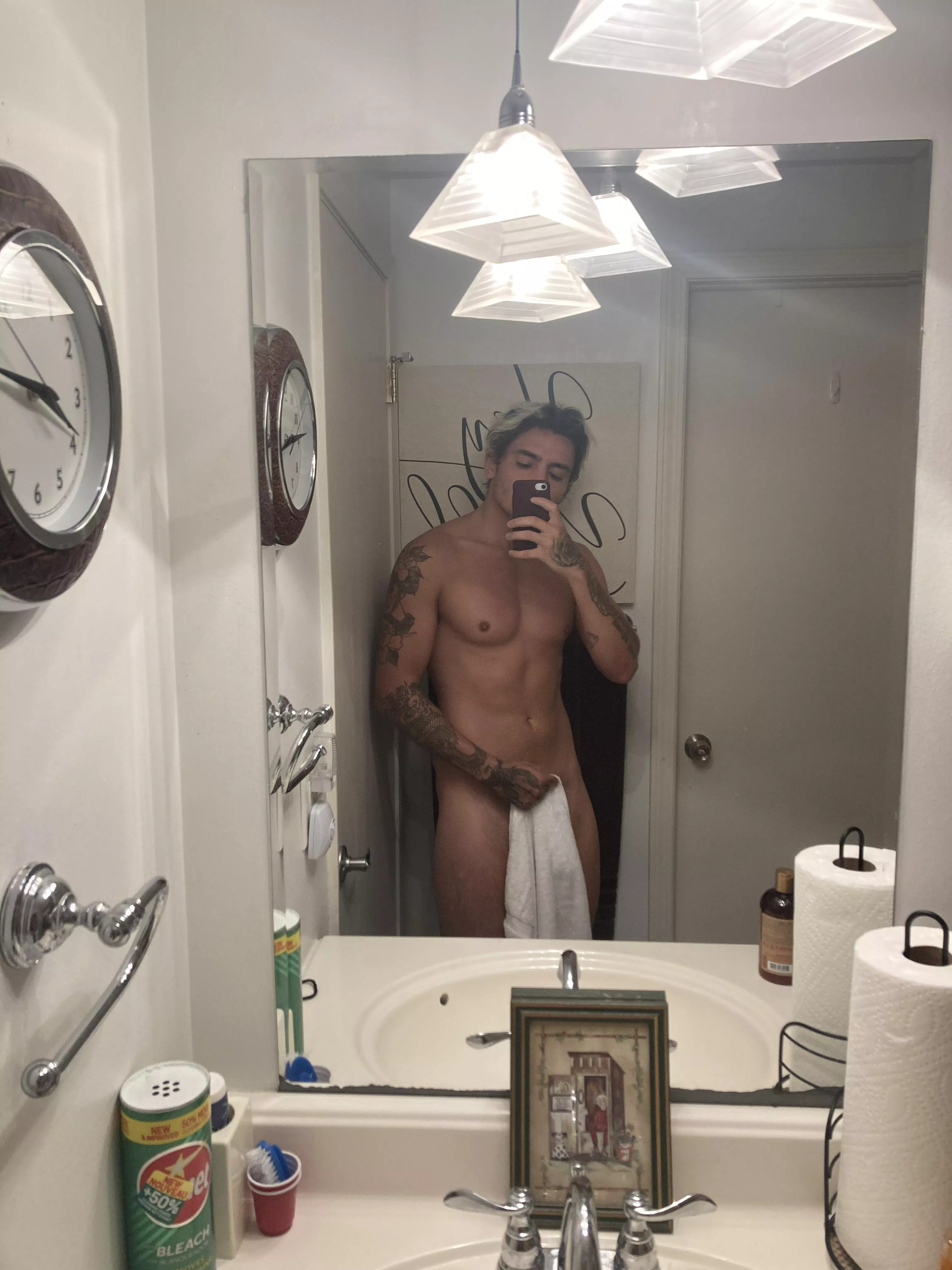 Sending full body nudes to everyone that upvotes this 💦⬆️ posted by DaddysNSFW