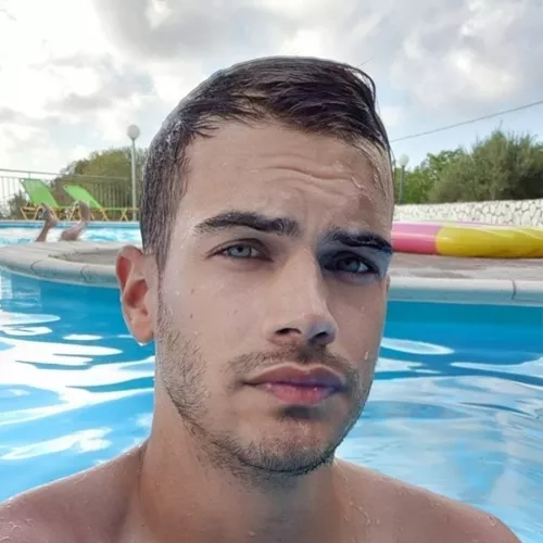 Sending some summer vibes on a rainy sunday. by Qaratrian