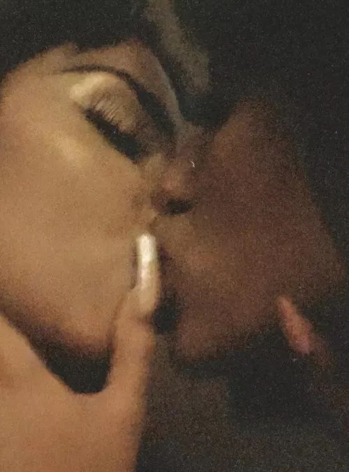 Sensual [f] by Brwnnbby