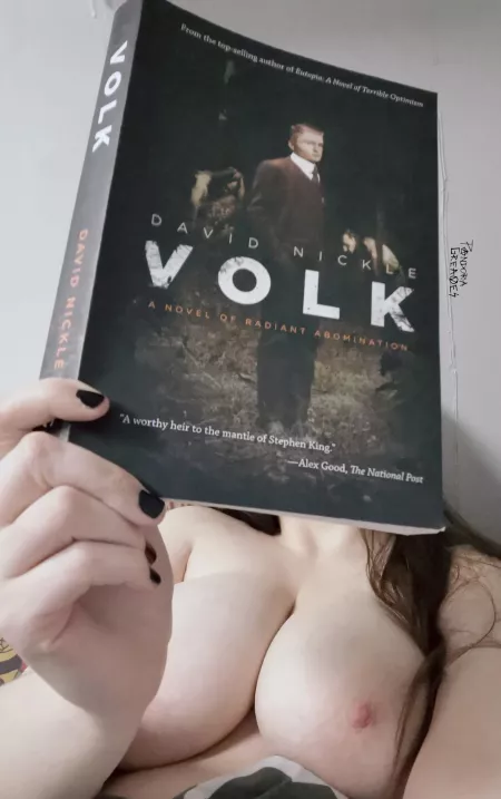 Settling in for an afternoon of reading by MissPandoraGreaves