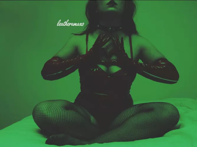 Sex with me's so amazing by leatheramaxo