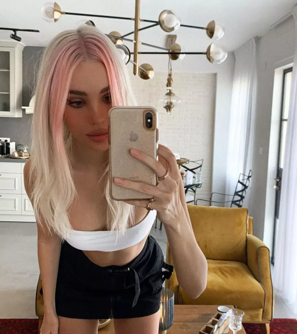 Sexy posted by [deleted]