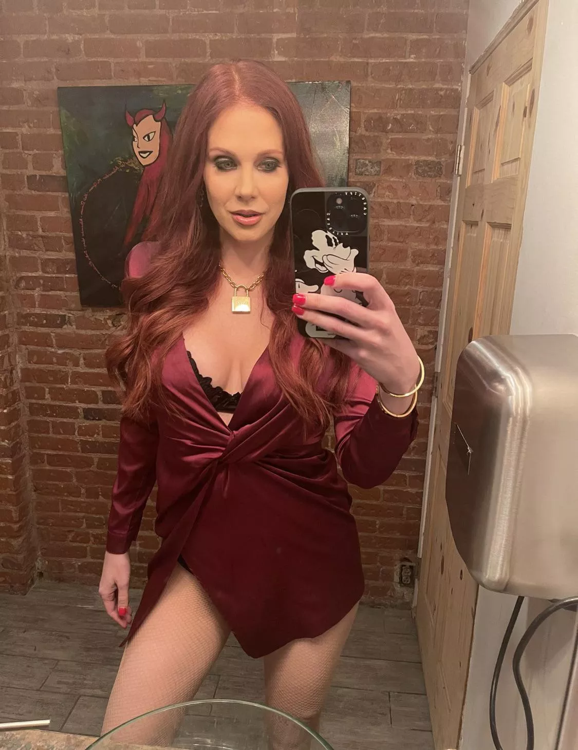 Sexy posted by bobybobjoe