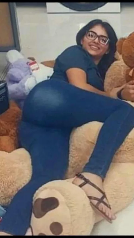 Sexy ass beauty 🤤🥵🍑 by Separate-Eye5907