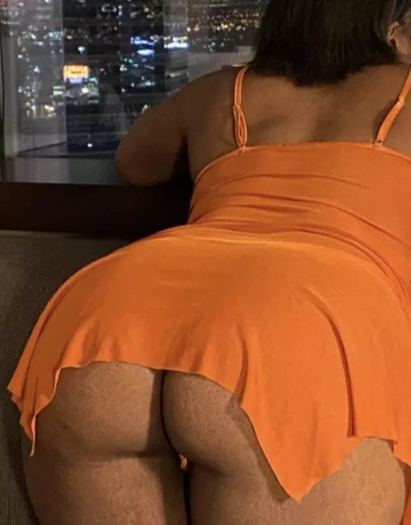 ?⭐Sexy ass MILF!! posted by scandaloushearty