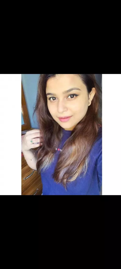 Sexy beautiful drunked girl dancing infront of her BF in oyo rooms 😍🔥💦 full video link in comment ⬇️ by Ok-Pie7260