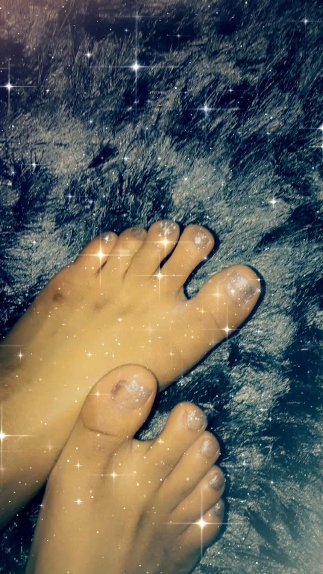 Sexy Black Girl Feet Pics/Custom Videos for Sale. Hmu if interested 😉 posted by PeachesFootModel